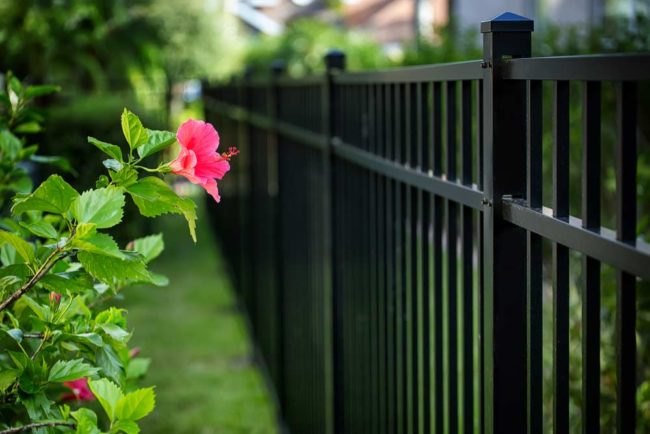 how commercial and residential fencing differs