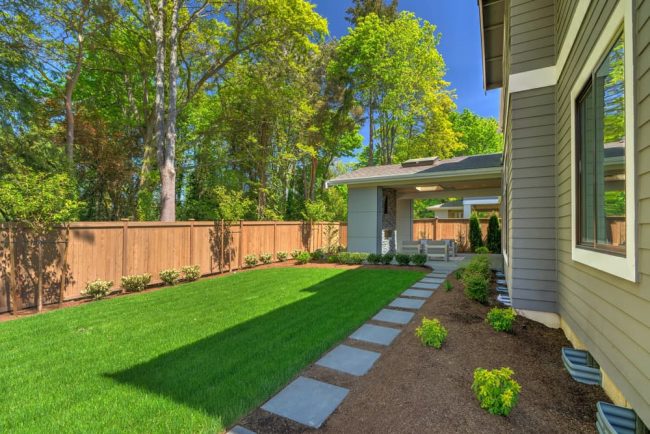 5 Benefits of Privacy Fences